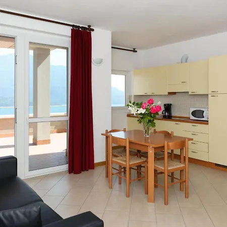 Διαμέρισμα Locazione Turistica Azalee-4 *