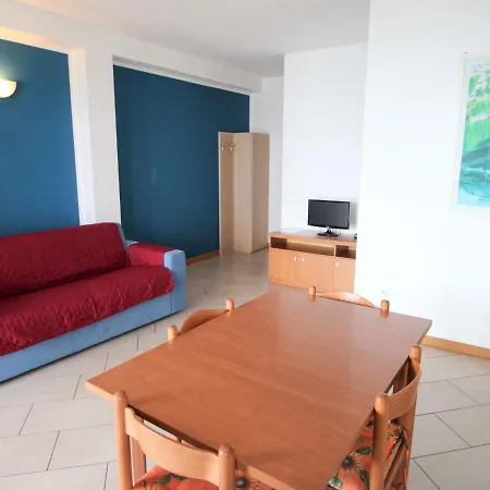 Διαμέρισμα Locazione Turistica Azalee-4 *